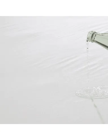 Waterproof test of the Tencel mattress protector