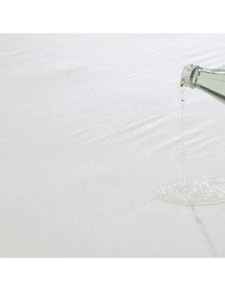 Waterproof test of the Tencel mattress protector