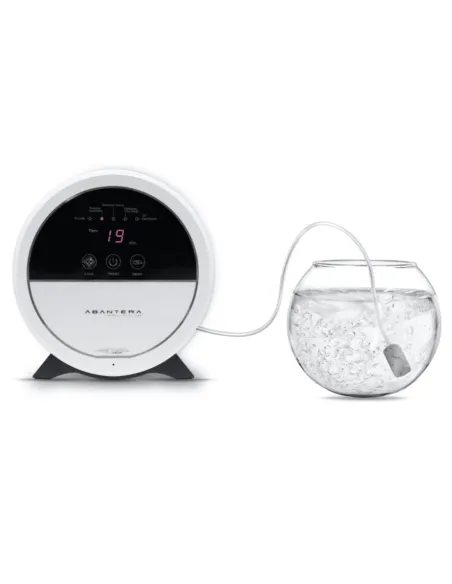 Máquina de Ozono para Desinfetar 800 mg/h ozonizando água em um recipiente de vidro