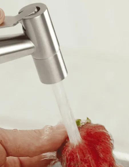 Grifo para ozono lavadora Fastome lavando una fresa