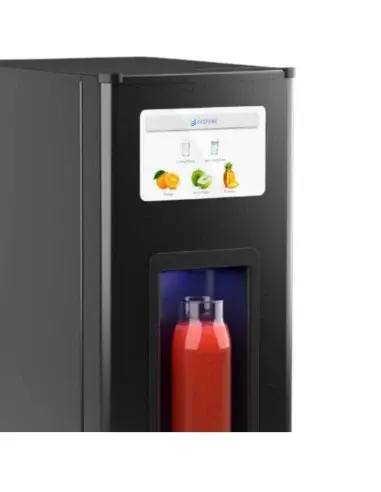 Primeiro plano do dispensador de bebidas FASTOME com garrafa de sumo vermelho